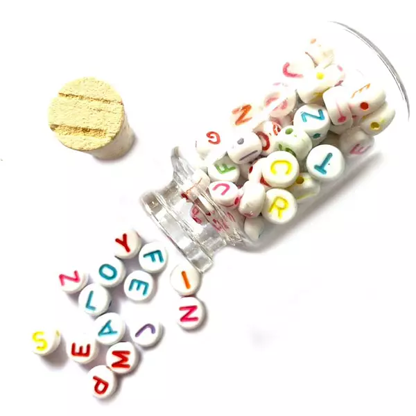 Cuentas Circulares con Letras de Colores