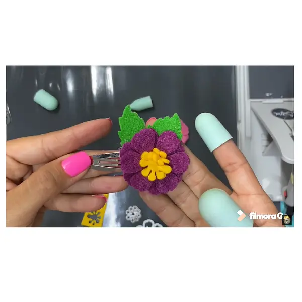 Troquelando flores en paño lency