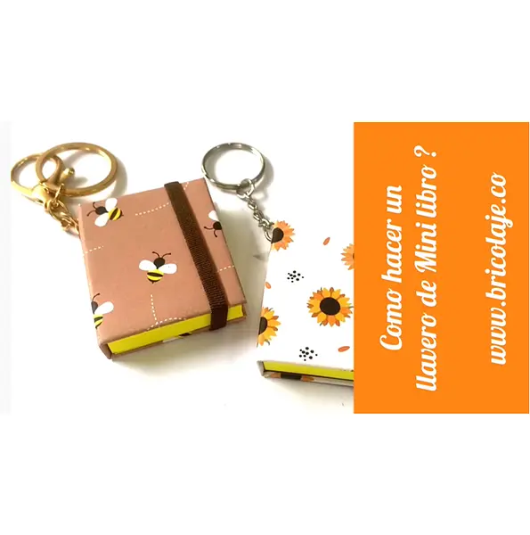 Llaveros de mini libros