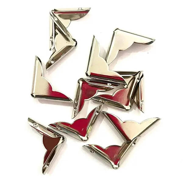 Esquinero Plateado con Onda * 12 Pz
